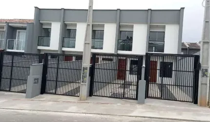 Sobrado à venda no bairro Floresta - Joinville/SC