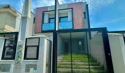 Sobrado à venda no bairro Saguaçu - Joinville/SC