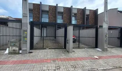 Sobrado à venda no bairro Floresta - Joinville/SC