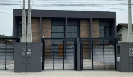 Sobrado à venda no bairro Boehmerwald - Joinville/SC