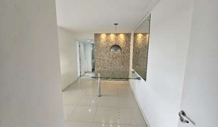 Apartamento de 2 quartos, 1 suíte, varanda, no Condomínio Città de Lauro de Freitas!