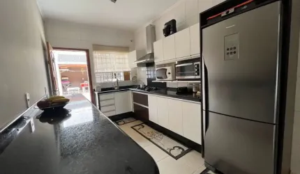 Casa à venda: 3 Quartos, próxima à Nova Prochet! Londrina PR