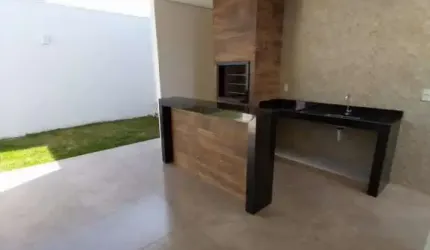 Casa com 3 quartos à venda em Laranjeiras, Uberlândia  por R$ 890.000