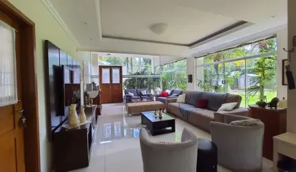 Casa com 5 quartos à venda no Jardim Karaíba, Uberlândia  por R$ 2.800.000