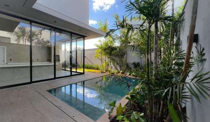 Casa em condomínio fechado com 4 quartos à venda no Alphaville, Uberlândia  por R$ 2.250.000