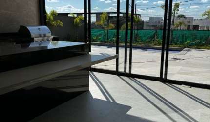 Casa em condomínio fechado com 4 quartos à venda no Gávea, Uberlândia  por R$ 3.450.000