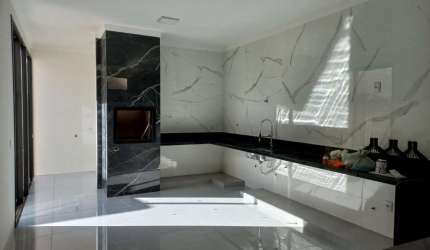 Casa com 3 quartos à venda no Alto Umuarama, Uberlândia  por R$ 950.000