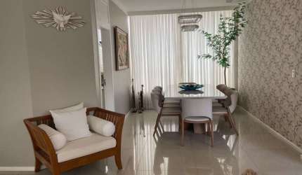 Casa em condomínio fechado com 4 quartos à venda no Jardins Roma, Uberlândia  por R$ 2.200.000