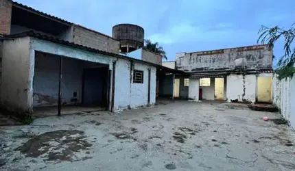 Terreno à venda no Brasil, Uberlândia  por R$ 350.000