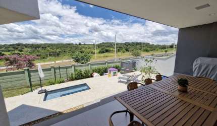 Casa em condomínio fechado com 3 quartos à venda no Granja Marileusa, Uberlândia  por R$ 1.990.000