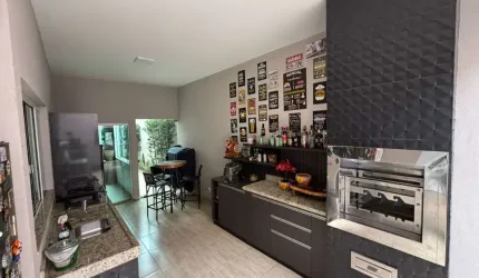 Casa com 3 quartos à venda no Santa Rosa, Uberlândia  por R$ 1.000.000