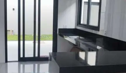 Casa com 3 quartos à venda no Alto Umuarama, Uberlândia  por R$ 970.000