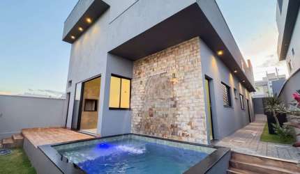 Casa em condomínio fechado com 3 quartos à venda no Granja Marileusa, Uberlândia  por R$ 1.380.000