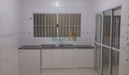 Casa com 2 dormitórios para alugar, 89 m² por R$ 2.600,00 - Villa Branca - Jacareí/SP