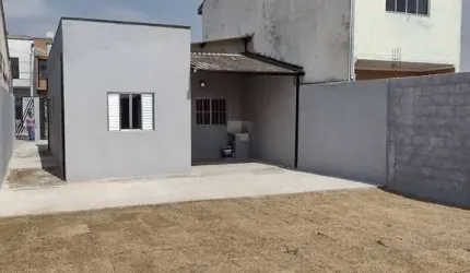 Casa com Mega Espaço de Quintal  - Residencial Esperança