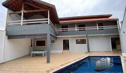 Casa Mega Espaçosa à Venda em Caçapava