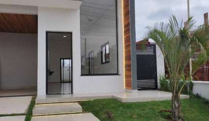 Casa com Lindo Acabamento - Condomínio Malibu