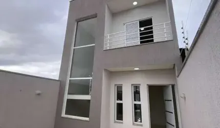 Sobrado com Acabamento Impecável - Jardim Amália