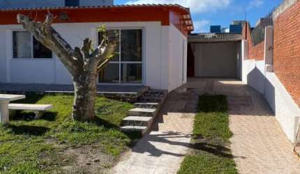 1 quadra da avenida e pertinho da praia