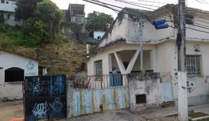 D13-Neves, São Gonçalo - Casa  3 quartos, garagem, kitnet, muito quintal, doc ok. SOMENTE A VISTA