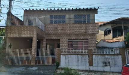 D22-Vila Iara-SG-Casarão 6 qts/2sts,gar,quintal,piscína,salão de festa,ótima localização