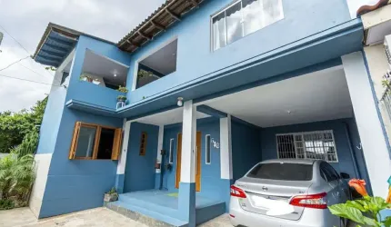Sobrado Gigante ! Ótimo Acabamento ! Boa Localização !