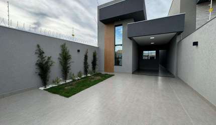 Casa nova com piscina bairro Jardim Imá