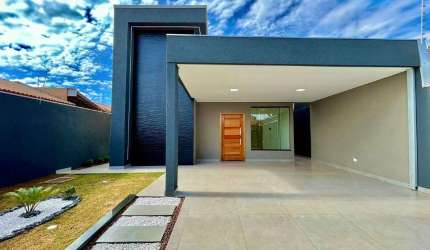 Casa térrea com suíte, gourmet e piscina.