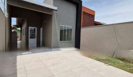 Casa com 3 Quartos, Sendo 1 Suíte, Área Gourmet e Amplo Terreno no Bairro Nova Lima