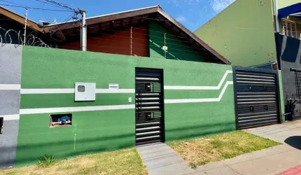 Excelente casa de 3 quartos com suíte.