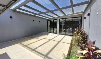 Casa com 3 Quartos, 1 Suíte e Área Gourmet Integrada com a Sala
