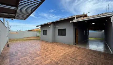 Três quartos e terreno inteiro- oportunidade.