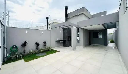 Casa térrea com área gourmet e suíte no bairro Jacy.