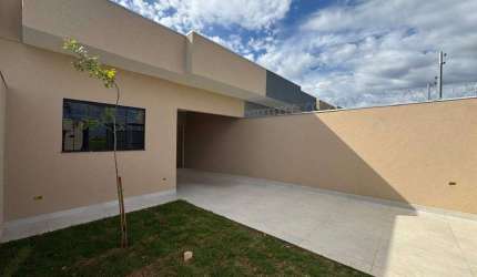 Casa com 01 suíte e 02 quartos mais gourmet.
