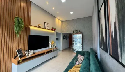 LINDA CASA NO JARDIM SÃO LOURENÇO