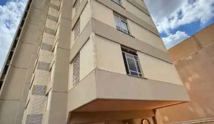 Apartamento reformado no Ed. Antares.