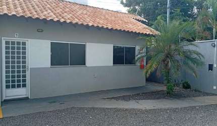 Casa em condomínio no Monte Castelo