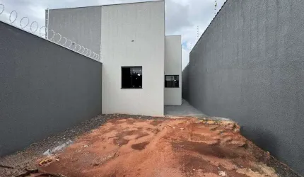 Casa Térrea com suíte no Vida Nova.