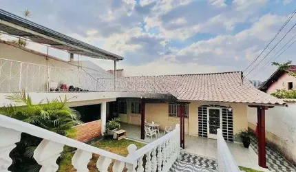 Casa de 3 quartos Bairro Santa Maria