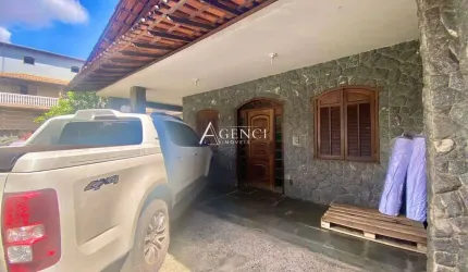 Casa de 6 quartos sendo 1 suíte no bairro Santa Maria