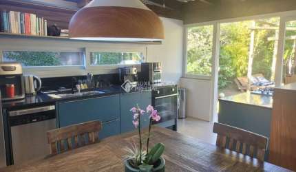 Casa com 3 quartos à venda na Rodovia Doutor Antônio Luiz Moura Gonzaga, 900, Rio Tavares, Florianópolis, 170 m2 por R$ 2.100.000