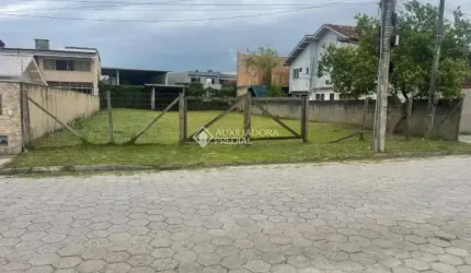 Terreno à venda na Rua Xiniquá, Campeche, Florianópolis, 450 m2 por R$ 899.000