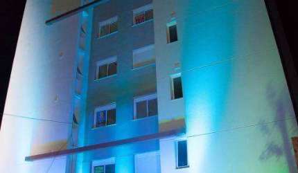 Com Vista para o Guaíba. Andar Alto. Vendo apartamento no SUCRE, de dois dormitórios, suíte e garagem, andar alto.