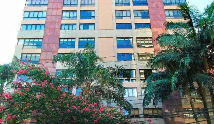 Vendo apartamento de quatro dormitórios e três vagas de garagem, bairro Petrópolis em Porto Alegre
