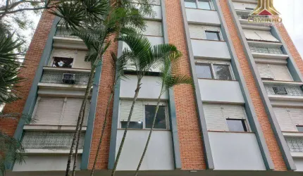 Vendo apartamento de três dormitórios com garagem, imediações Colégio Pastor Dohms e SOGIPA
