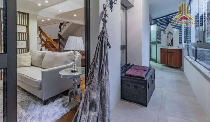 Na Tauphick Saadi, vendo belíssima e confortável cobertura duplex