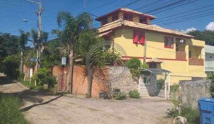 Prédio à venda no Campeche, Florianópolis  por R$ 2.600.000