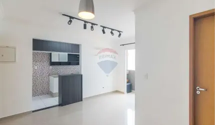 Apartamento pronto para morar com 48 m², 2 quartos, living amplo com varanda, cozinha americna e 1 vaga de garagem