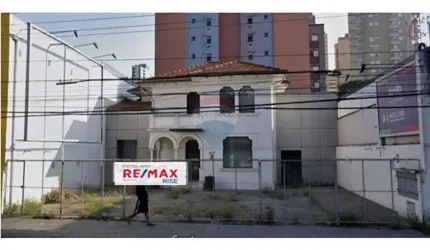 Sobrado Comercial Estratégico para locação no Jardim – 481m2 com 20 Ambientes e 10 Vagas!
