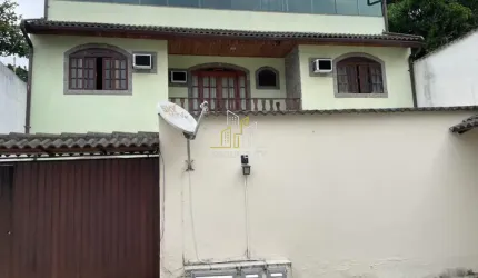 Linda Casa de condomínio para venda possui 188 m² com 3 quartos - Praça Seca - RJ